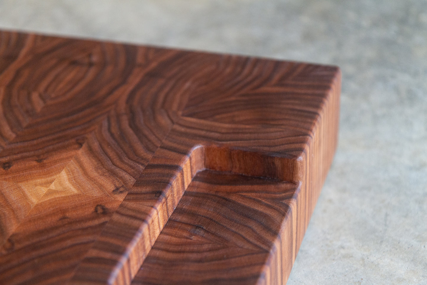 Walnut End Grain Chopping Block- "Diamond Core with Tiger Grain Surround" ( 1 of 1 )